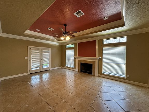 3rd image of 2071 Oak Ter