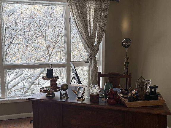 5th image of 4 Greenlawn Road