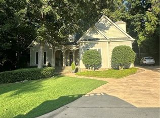 815 Millers Point Rd, Auburn, AL 36830