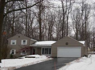 15 Timber Ln, Fairport, NY 14450