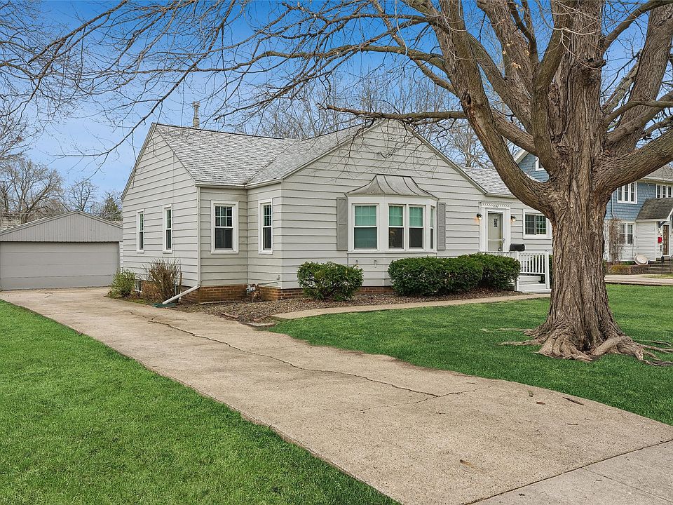 1st image of 2729 49th St