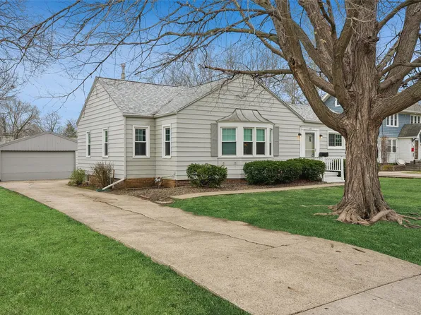 2729 49th St, Des Moines, IA 50310