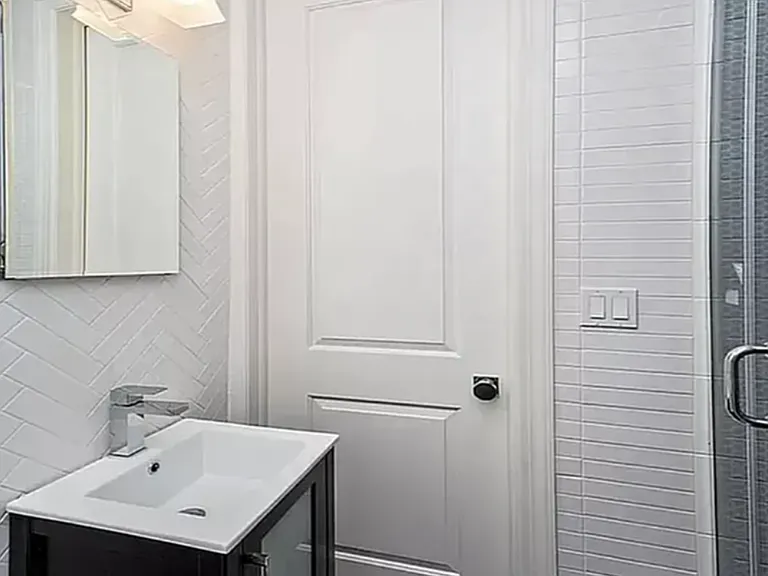 133 E 4th St #2213 — Photo 5