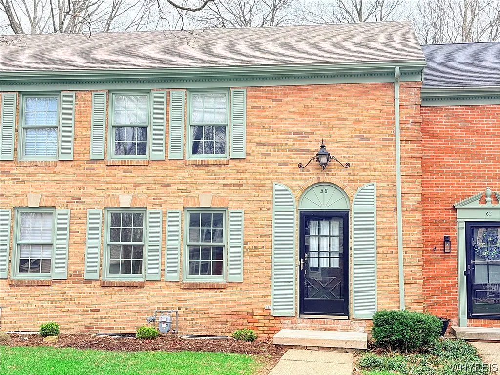 58 Kenton Pl photo 1
