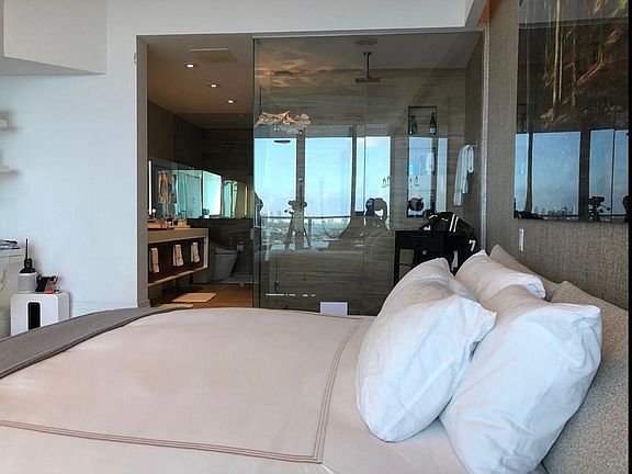 5th image of 2020 N Bayshore Dr APT 2307
