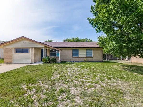 702 Phillips Dr, Ennis, TX 75119