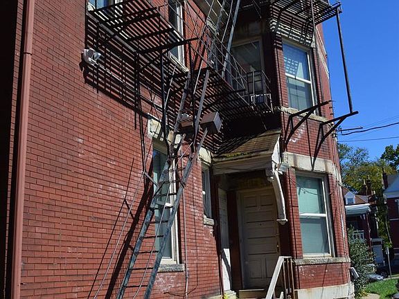 2nd image of 2705 Eden Ave #1