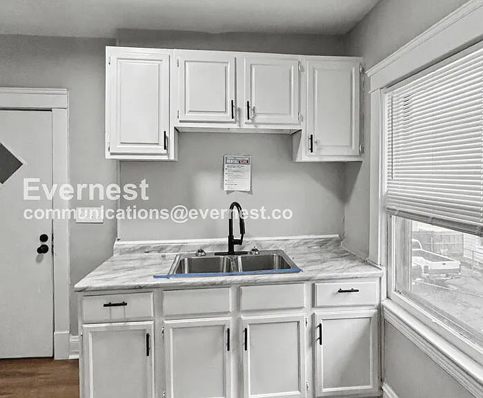2932 E 118th St #2 — Photo 3