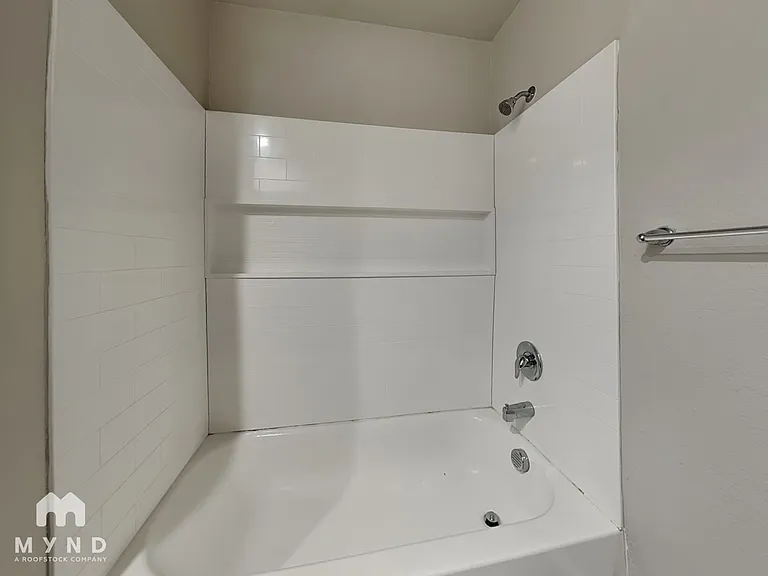 247 Stevens Smt — Photo 16