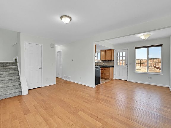 3rd image of 10480 Holland Ct
