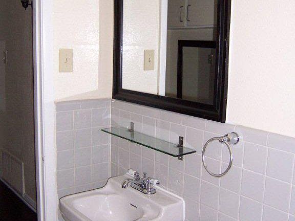 3rd image of 5207 Gaston Ave