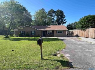 303 Sunset St SW, Hartselle, AL 35640