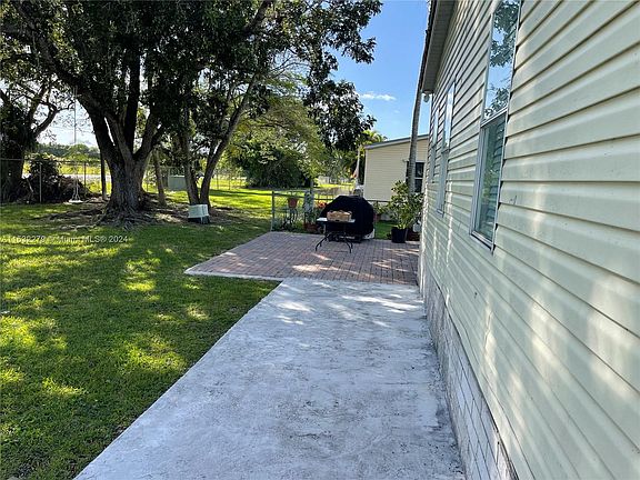 4th image of 19800 SW 180th Ave Lot 156