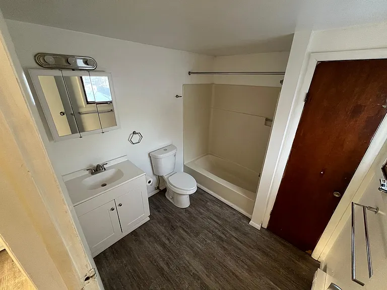 405 Ash St #4 — Photo 11