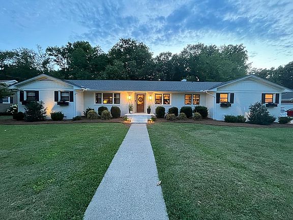 2nd image of 2020 Fern Dr