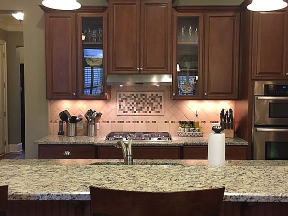 Kitchen/Breakfast Bar