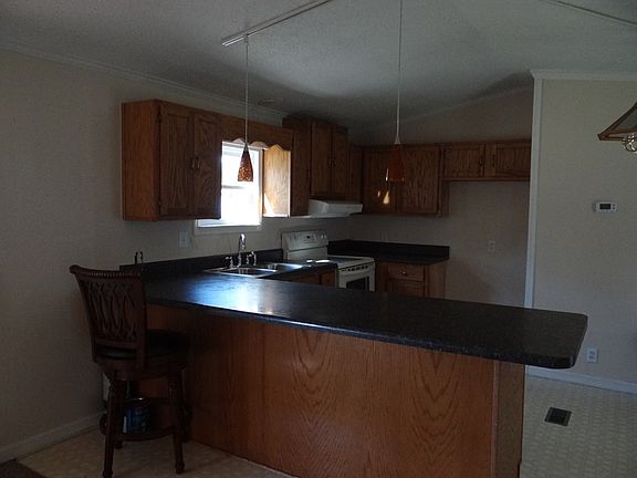 5th image of 123 Martin Ln