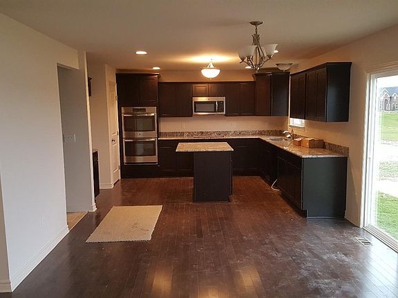 4th image of 7694 Whirlaway Dr