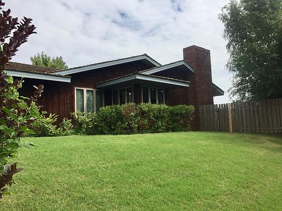 2nd image of 1702 E Crestway Dr