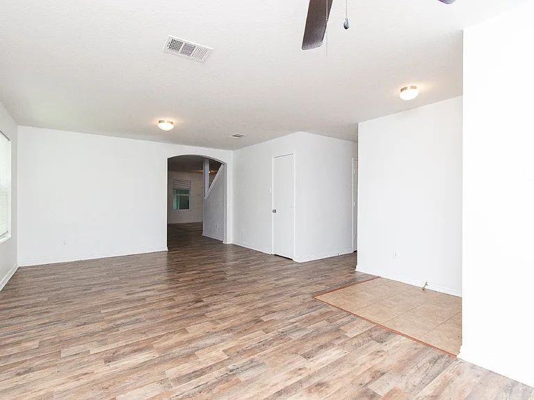 9007 Sandyford Ct — Photo 8