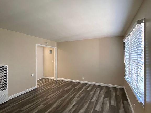 5th image of 637 E 8th St APT 6