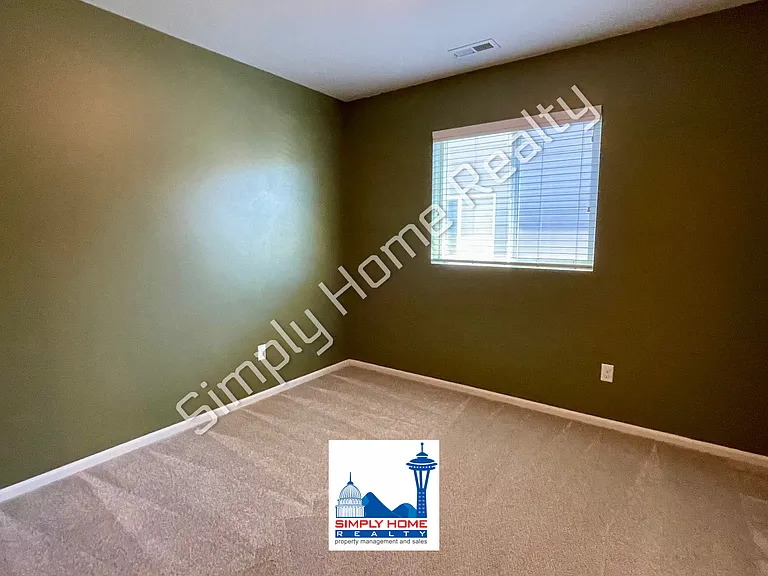 8715 Madrid St NE — Photo 19