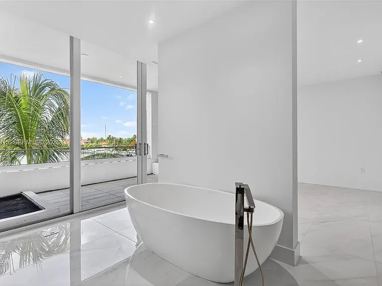 3750 Yacht Club Dr #Townhouse 5 — Photo 37
