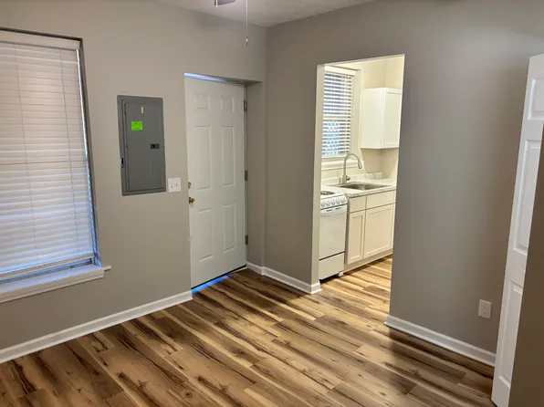 215 N Bridge St #C, Grand Ledge, MI 48837