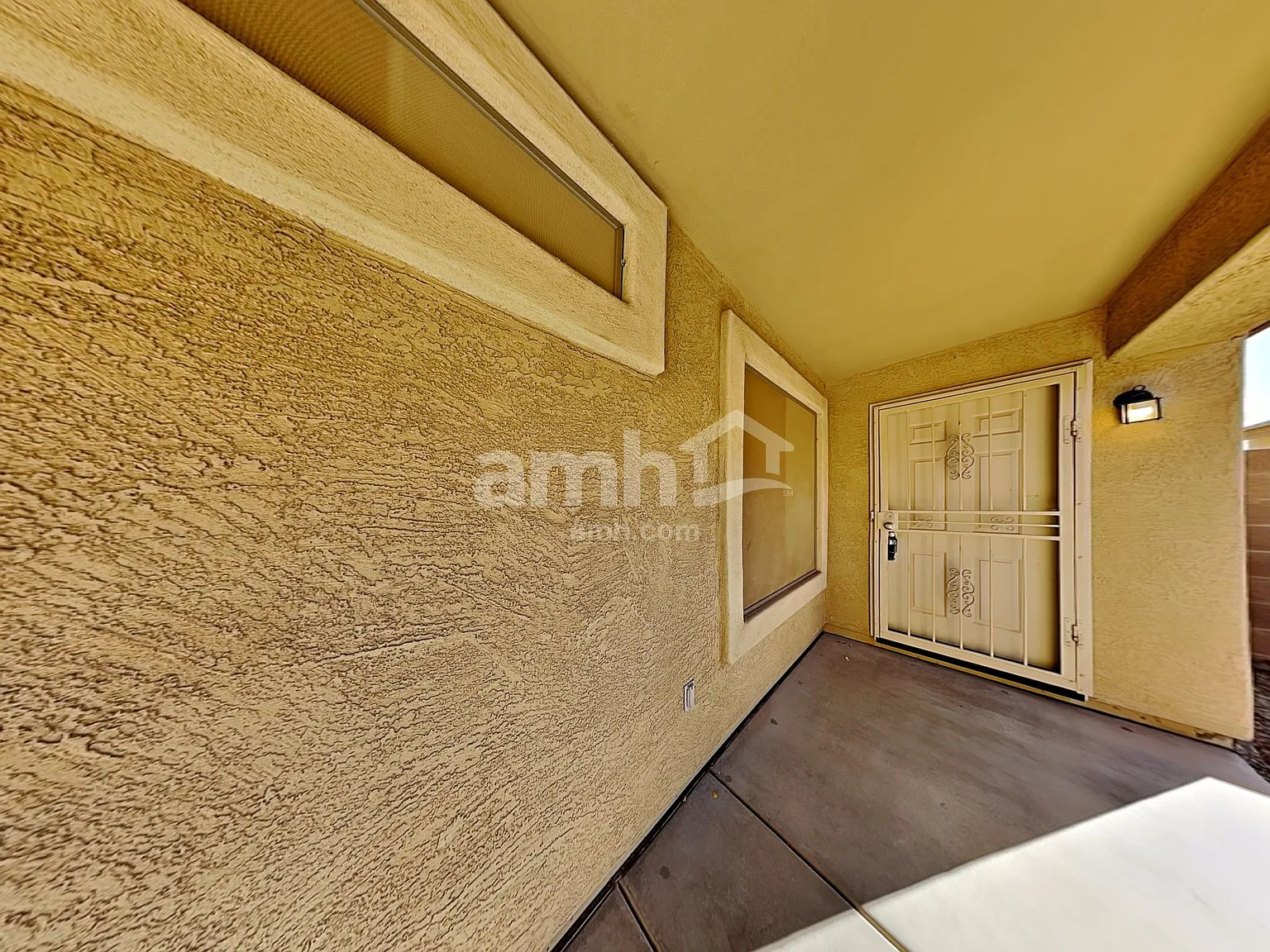 3 bed, 2.0 bath, 1597 sqft, $2,060 — Photo 2