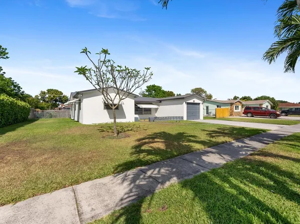 1815 Pinehurst Drive, West Palm Beach, FL 33407