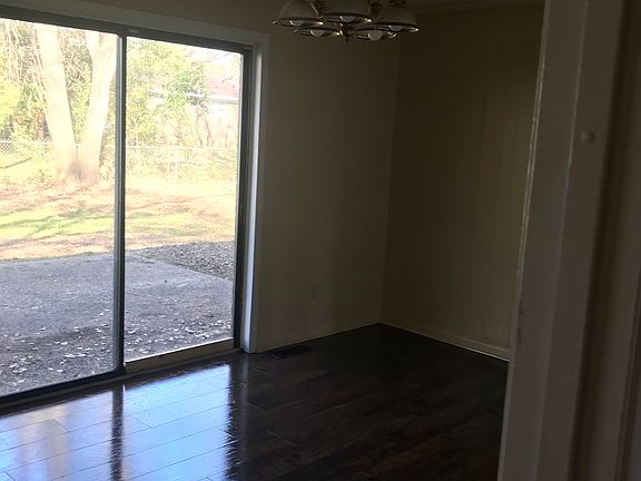5th image of 904 Southland Dr