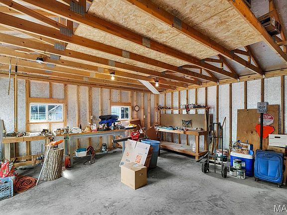 4th image of 2365 Saint Paul Rd