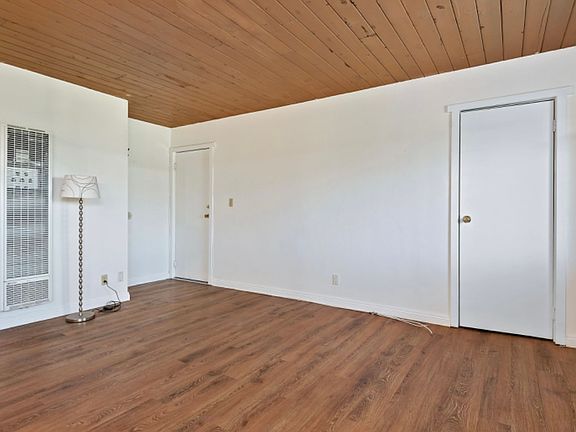 4th image of 180 Holly Ave APT 18