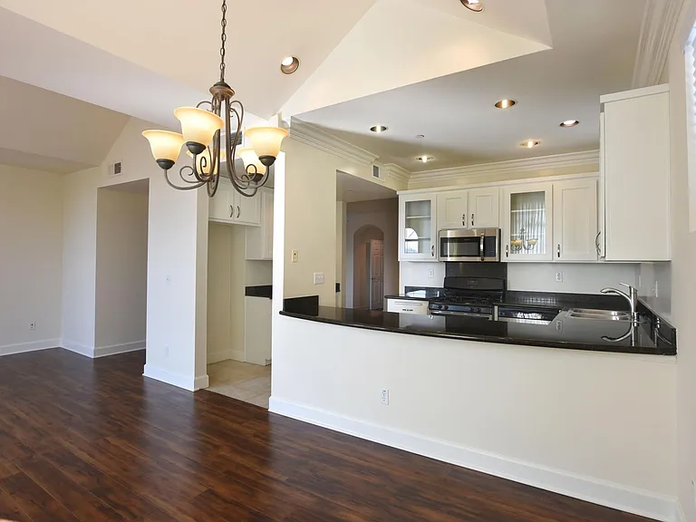 4217 Dixie Canyon Ave #305 — Photo 5