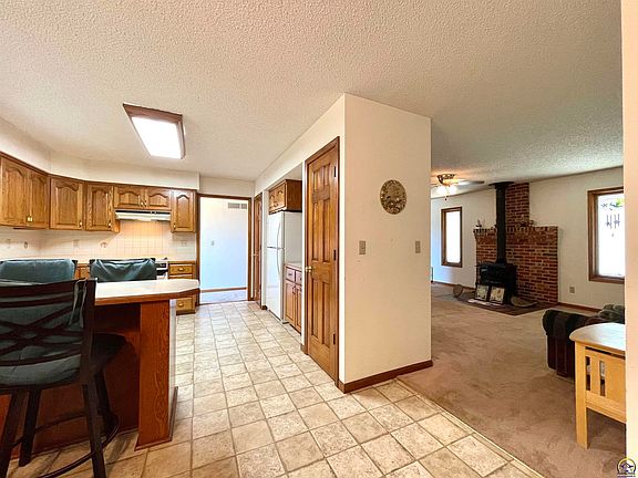 4th image of 6920 Shawnee Cir