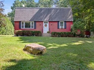 20 Tanglewood Dr, Preston, CT 06365