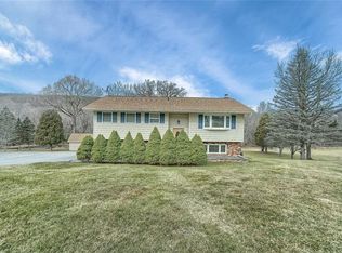 25 Emily Ln, Monroe, NY 10950