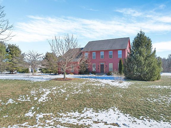 3rd image of 111 Ballylinn Ln