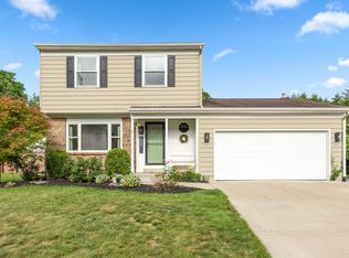 1865 Ridgemoor Dr SE, Grand Rapids, MI 49506
