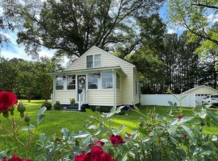 1741 Weems Rd, Weems, VA 22576