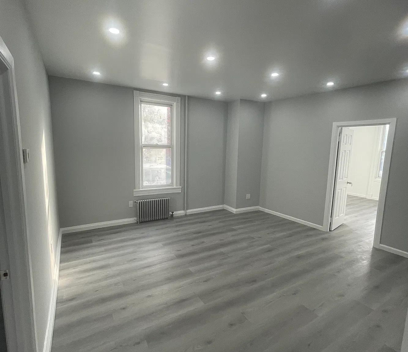4 bed, 1100 sqft, $3,999 — Photo 4