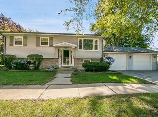 18502 Oak Ave, Lansing, IL 60438