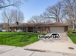 8 Hawthorne Rd, Rock Island, IL 61201