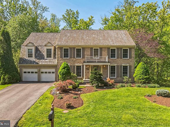 3rd image of 10119 Homar Pond Dr