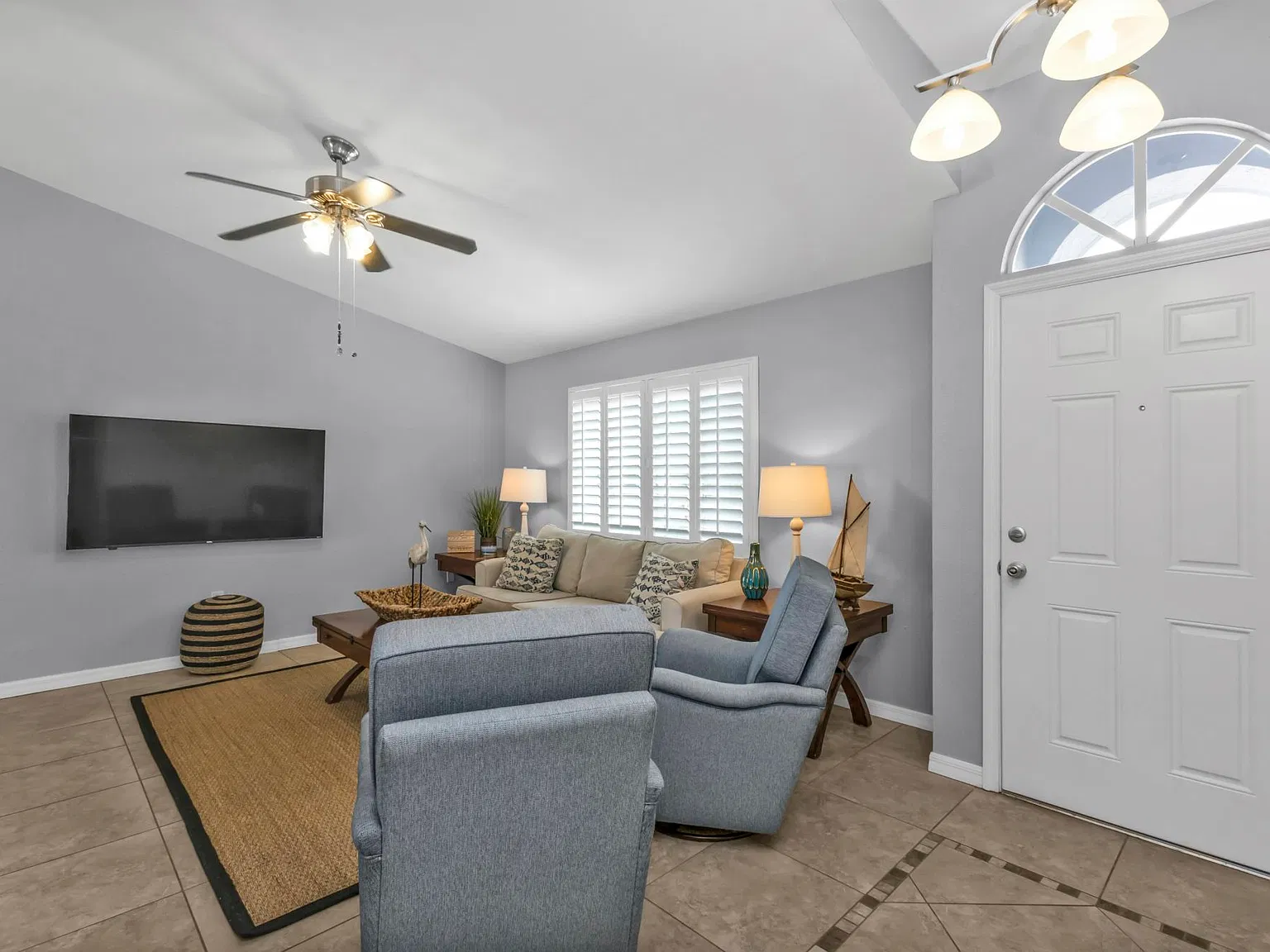 2 bed, 1044 sqft, $2,700 — Photo 4