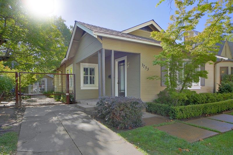 1st image of 1733 40th St