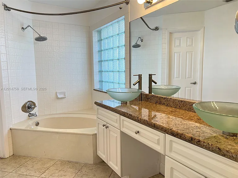 465 Somerset Way — Photo 6