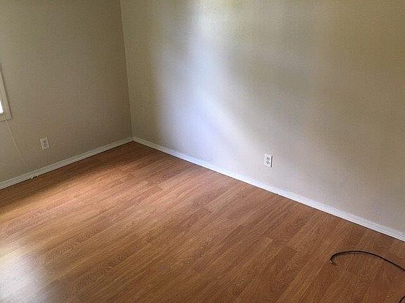 4th image of 886 Brookcrest Dr