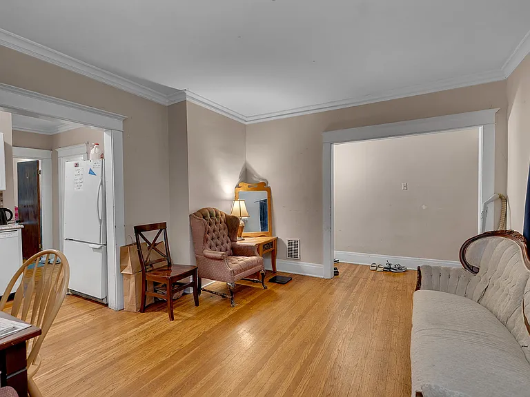 75 Montrose Ave #1 — Photo 10