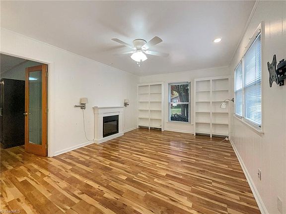 3rd image of 3611 Shagbark Dr